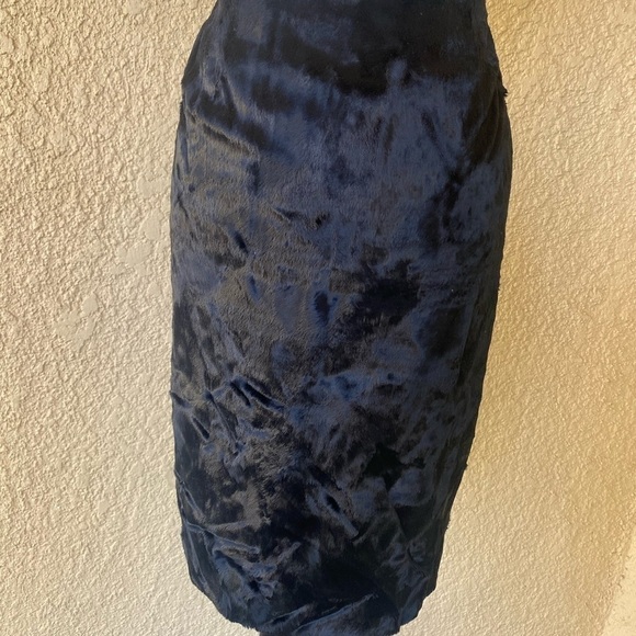 She Pencil Back Split Rich Black Velvet Skirt Size 6 - Picture 7 of 9